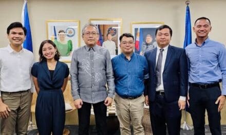 Filipino NUS Students Pay Courtesy Call on Philippine Ambassador in Singapore