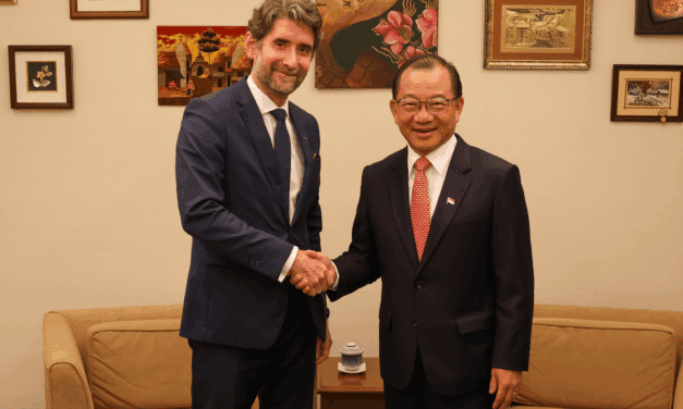 French Ambassador Paid Introductory Visit to Speaker of Singapore Parliament