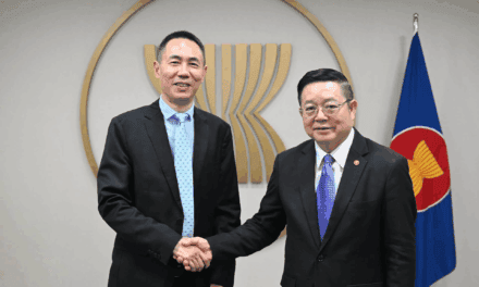 ASEAN Secretary-General Discusses Proposed DEFA Preparatory Forum with IBDT Chairman
