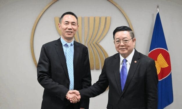 ASEAN Secretary-General Discusses Proposed DEFA Preparatory Forum with IBDT Chairman