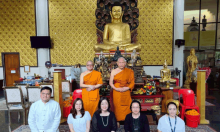 Thai Ambassador and Sattha Puchaniyaram Temple Discuss Promoting Buddhism in Singapore