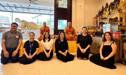 Thai Ambassador and Kanchanarama Buddhist Temple Discuss Promoting Buddhism in Singapore