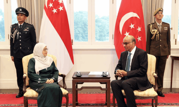Malaysia’s New High Commissioner Presents Credentials to President Tharman
