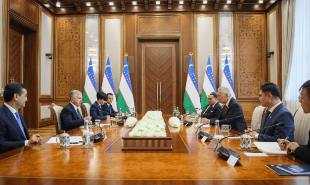 Lee Hsien Loong Visits Uzbekistan to Advance Bilateral Cooperation and Free Trade Agreement Negotiations