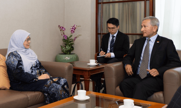 Malaysia High Commissioner Meets Singapore Foreign Minister on Bilateral Ties