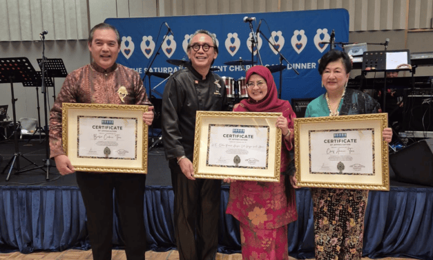 Malaysia High Commissioner Celebrates Culture and Community at Charity Gala in Singapore
