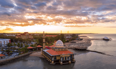 Masjid Al Hussain: A Stunning Floating Mosque in Kuala Perlis