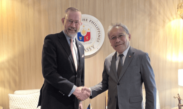 Irish Ambassador-designate Damien Cole Meets Philippine Ambassador in Singapore
