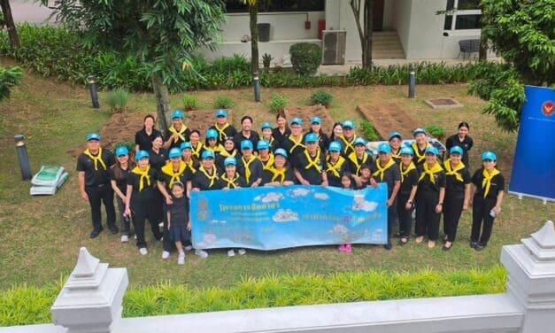 Royal Thai Embassy in Singapore Holds Volunteer Herb and Vegetable Planting Activity